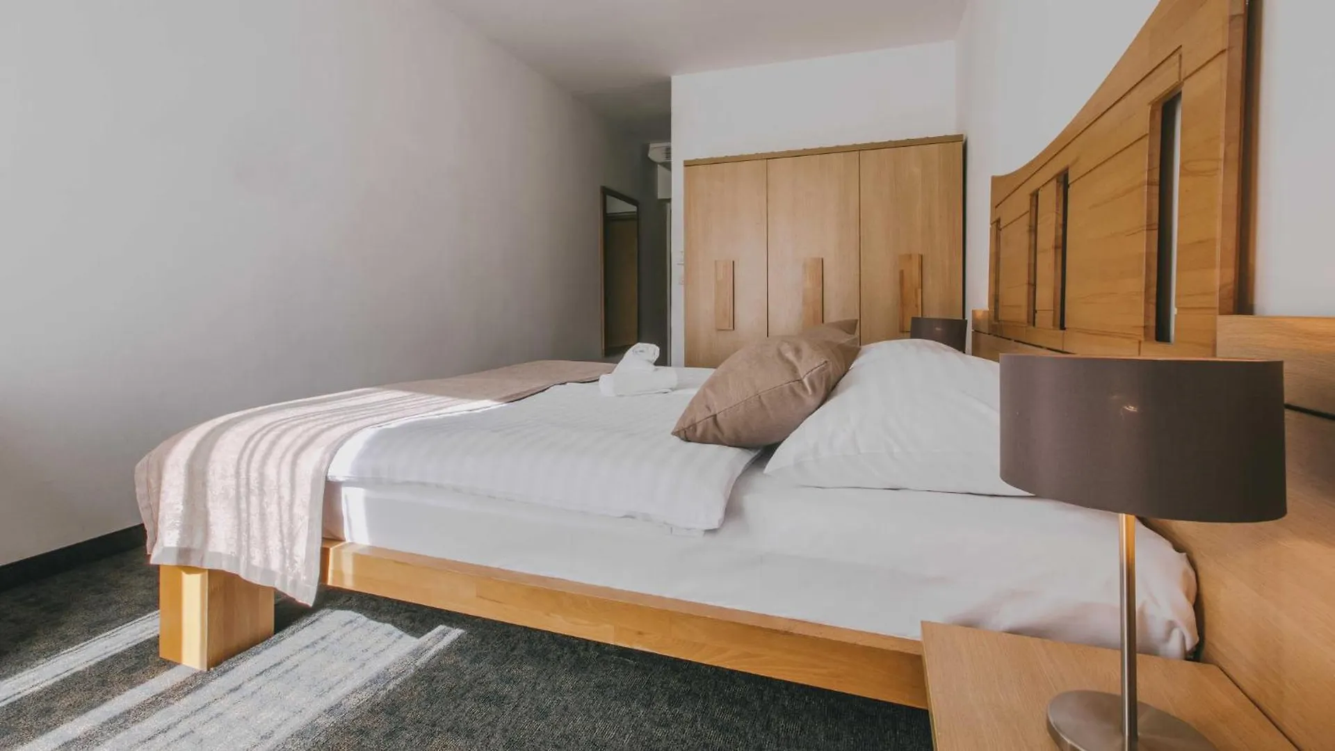 Veya Maradiso Hotel By Aminess Njivice 3*,  Croacia