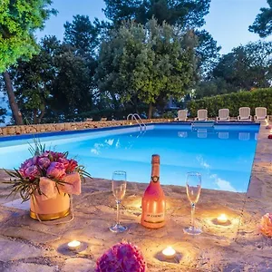 https://villa-nela.hotelinzadar.com