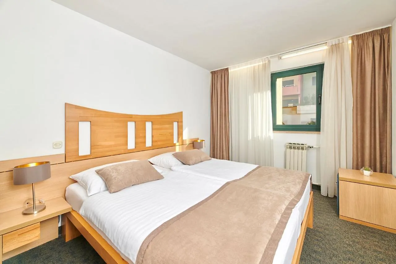 Veya Maradiso Hotel By Aminess ニヴィーチェ 3*,